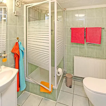 Awesome In Greifswald-wieck With Wifi דירה וויק